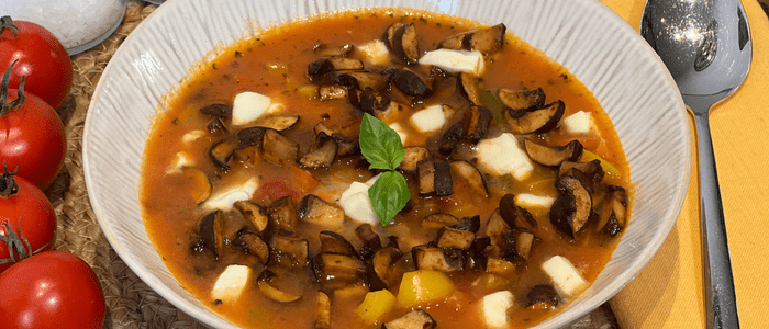 Low Carb Pizza Suppe https://www.fuchsmunter.de/low-carb-pizza-suppe/