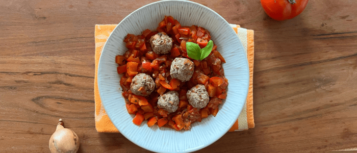 Rezept zum Kurzzeitfasten: Italienische Fleischbällchen (nur 200 kcal) Rezept zum Kurzzeitfasten: Italienische Fleischbällchen (nur 200 kcal)