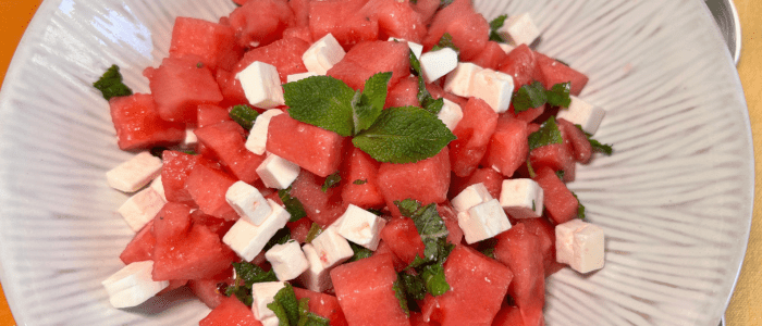 Rezept zum Kurzzeitfasten – Wassermelonen-Salat mit Feta & Minze (nur 200 kcal) Rezept zum Kurzzeitfasten – Wassermelonen-Salat mit Feta & Minze (nur 200 kcal)