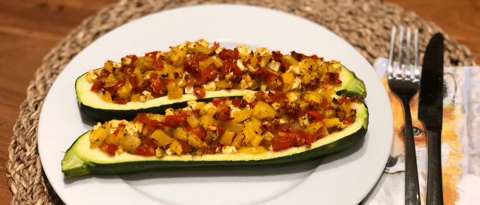 Rezept unter 200 kcal zum Kurzzeitfasten mit dem Turbo-Faste Zucchini Boote Rezept unter 200 kcal zum Kurzzeitfasten mit dem Turbo-Faste Zucchini Boote