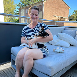 Milly knuddeln_12 von 12 im August 2022 von Sonja Fuchs alias Fuchsmunter Milly knuddeln_12 von 12 im August 2022 von Sonja Fuchs alias Fuchsmunter