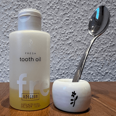 Meine Erfahrungen mit Oelziehen mit dem FRESH tooth oil von Ringana Meine Erfahrungen mit Oelziehen mit dem FRESH tooth oil von Ringana
